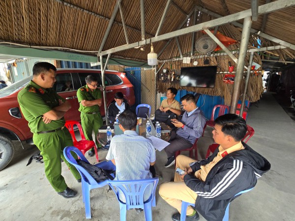 Phường Phước Long kiểm tra các bãi xe container tự phát trên đường Võ Chí Công