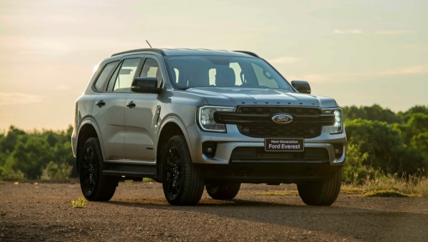 SUV bán chạy nhất của Ford tại Việt Nam dính lỗi phần mềm, triệu hồi 33 xe