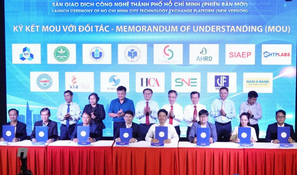 TP.HCM nâng cấp sàn giao dịch công nghệ, ký 12 hợp đồng chuyển giao TP.HCM nâng cấp sàn giao dịch công nghệ, ký 12 hợp đồng chuyển giao
