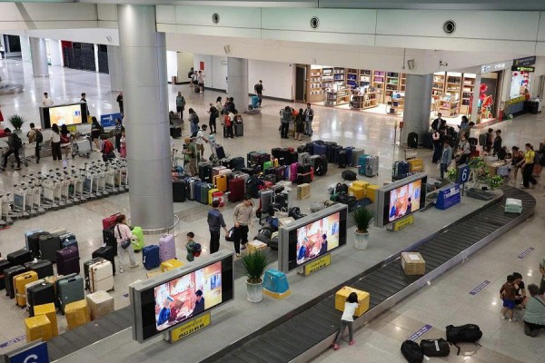 Vé máy bay quốc tế tăng 'khét lẹt', du lịch hồi hộp lo tour nhảy giá