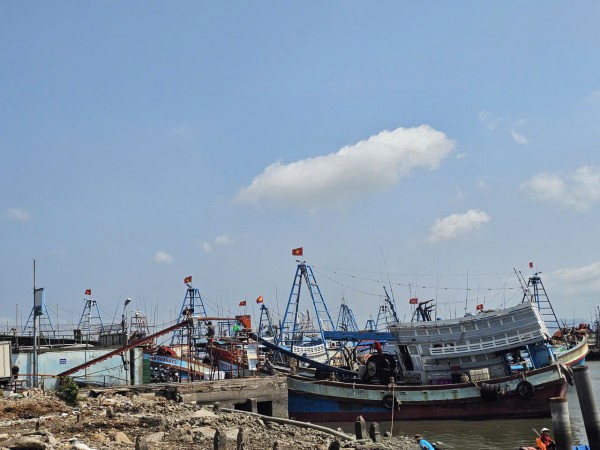 Vì sao TP.HCM chưa chi tiền hỗ trợ cho hàng trăm chủ tàu cá?