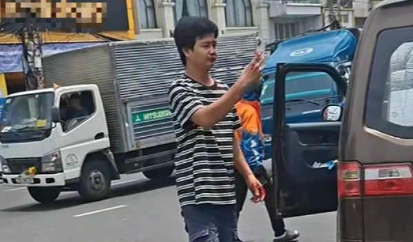 Xác minh clip 2 tài xế xô xát chảy máu đầu ở TP.HCM Xác minh clip 2 tài xế xô xát chảy máu đầu ở TP.HCM