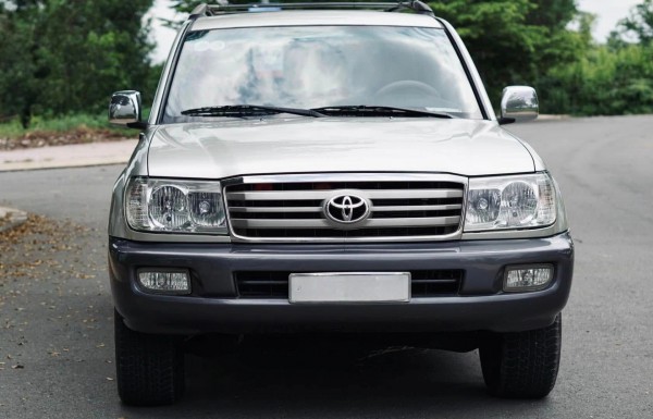‘Huyền thoại’ Toyota Land Cruiser đời 2005, bán lại chưa tới 400 triệu đồng