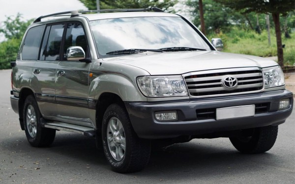 ‘Huyền thoại’ Toyota Land Cruiser đời 2005, bán lại chưa tới 400 triệu đồng