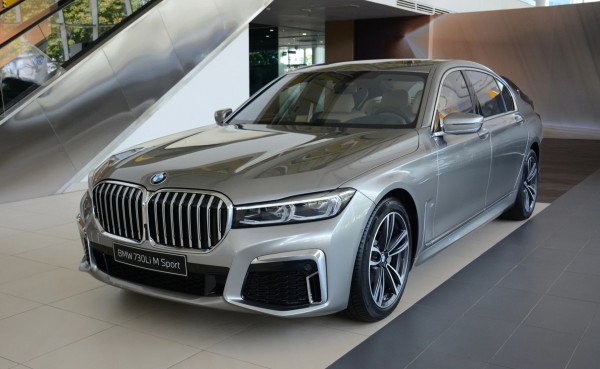 10 ô tô mất giá nhanh nhất sau 5 năm sử dụng: Đa phần xe sang 10 ô tô mất giá nhanh nhất sau 5 năm sử dụng: Đa phần xe sang