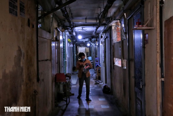 Bên trong cư xá Thanh Đa xuống cấp: Cư dân giằng co giữa đi và ở