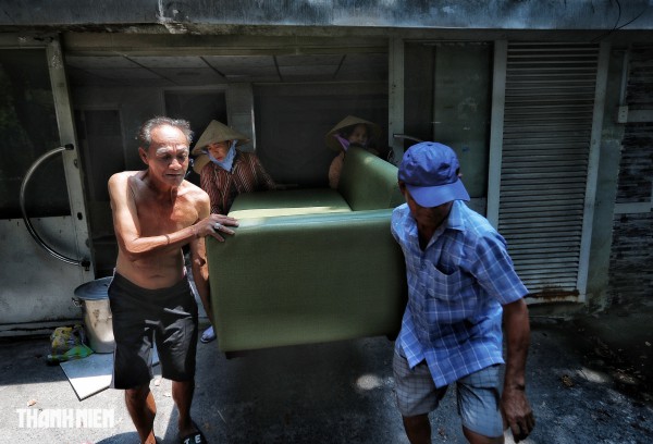 Bên trong cư xá Thanh Đa xuống cấp: Cư dân giằng co giữa đi và ở