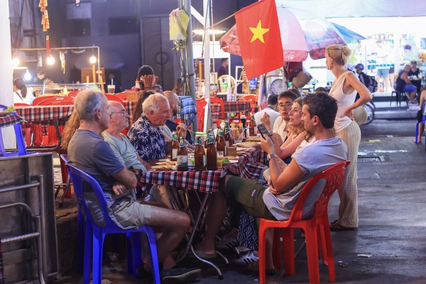 'ADN mở' TP.HCM: Ai trao 'tấm vé đổi đời' cho người nhập cư? 'ADN mở' TP.HCM: Ai trao 'tấm vé đổi đời' cho người nhập cư?