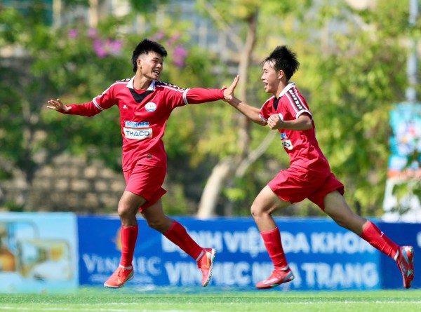 Điệu nhảy Ronaldinho và món quà ý nghĩa tặng thầy