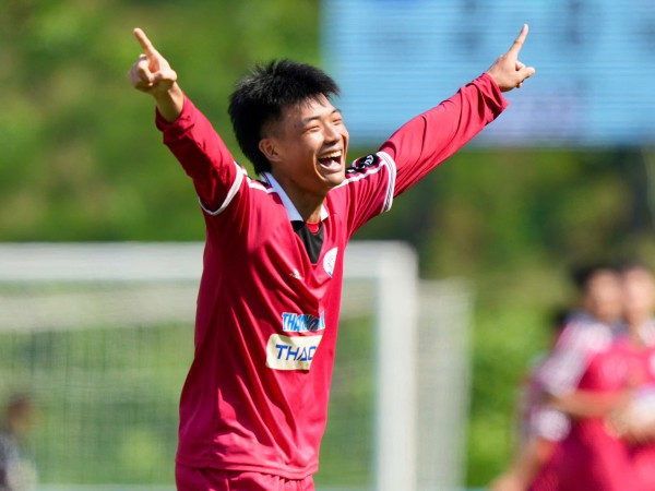 Điệu nhảy Ronaldinho và món quà ý nghĩa tặng thầy