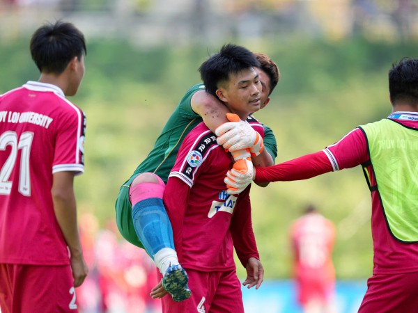 Điệu nhảy Ronaldinho và món quà ý nghĩa tặng thầy