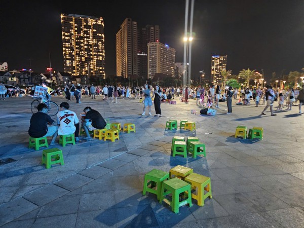 Hàng rong tái diễn, loa kẹo kéo 'tấn công' công viên Bãi Sau Vũng Tàu