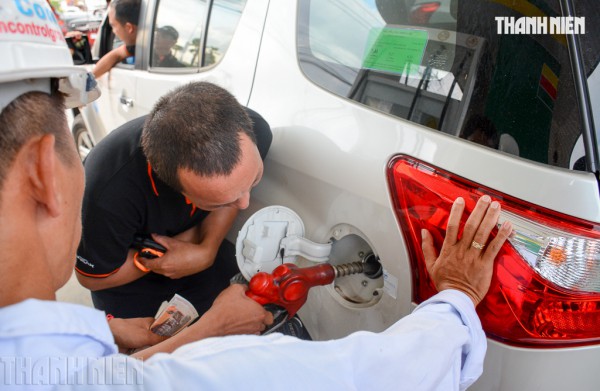 Tác hại của việc để bình xăng ô tô cạn quá lâu