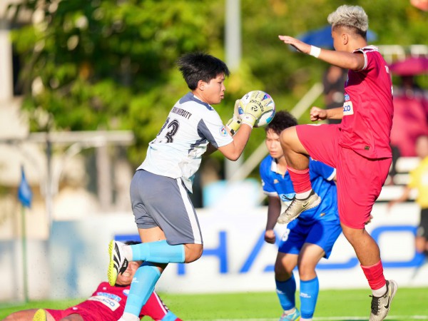 'Trường ĐH Nha Trang, đứng lên...' 'Trường ĐH Nha Trang, đứng lên...'