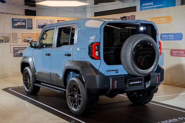 Toyota Land Cruiser FJ nhận đặt cọc tại Việt Nam, 'có cửa' thành công với giá 1,2 tỉ? Toyota Land Cruiser FJ nhận đặt cọc tại Việt Nam, 'có cửa' thành công với giá 1,2 tỉ?