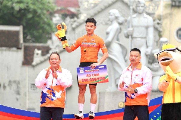 Đoạt áo vàng, ngoại binh đội Vĩnh Long ví Cúp truyền hình TP.HCM với Tour de France