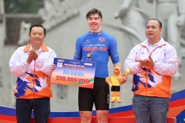Đoạt áo vàng, ngoại binh đội Vĩnh Long ví Cúp truyền hình TP.HCM với Tour de France