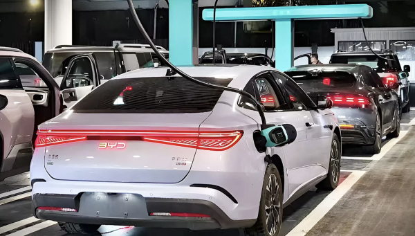 Ô tô điện BYD sạc 5 phút di chuyển quãng đường 500 km