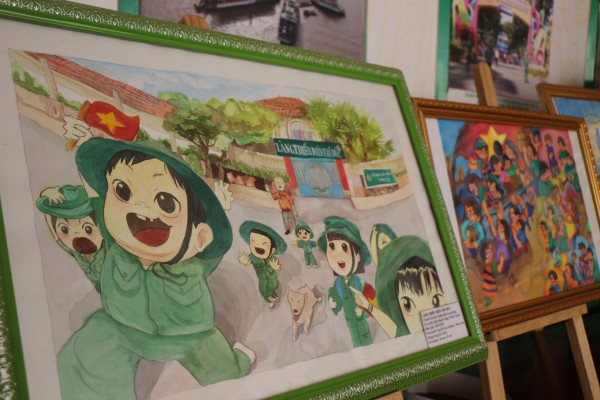 Trẻ em yếu thế kể chuyện Thanh niên xung phong TP.HCM bằng tranh