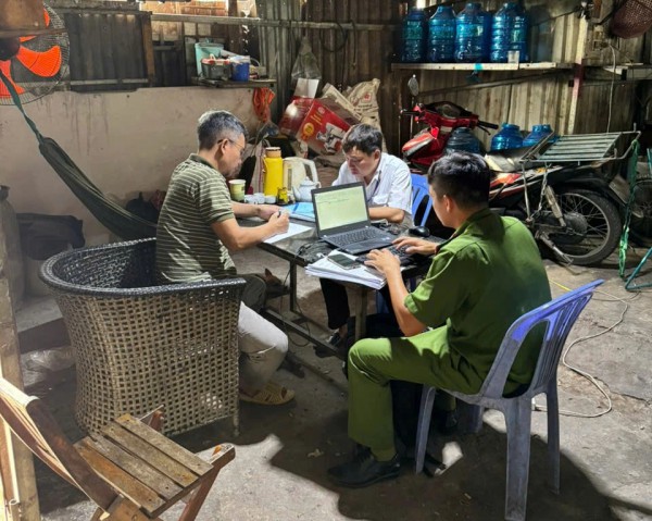 Đột kích 2 lò giết mổ heo 'chui' trong hẻm sâu ở TP.HCM Đột kích 2 lò giết mổ heo 'chui' trong hẻm sâu ở TP.HCM