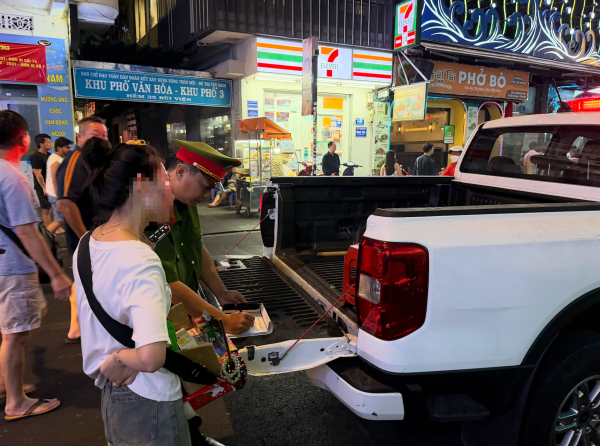 Công an phường Bến Thành nói gì về việc hàng rong, ăn xin làm phiền du khách?