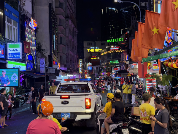 Công an phường Bến Thành nói gì về việc hàng rong, ăn xin làm phiền du khách?