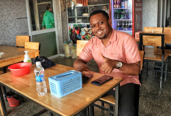 Quán ăn bán món Nigeria ở TP.HCM, khách châu Phi 'theo' suốt gần 20 năm