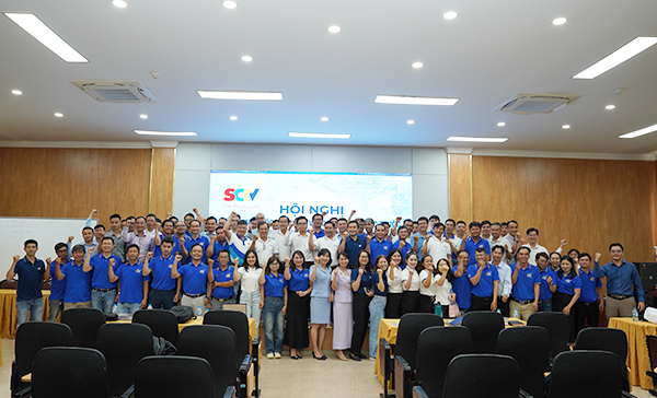 tan-tong-giam-doc-luong-quoc-huy-lam-viec-voi-cac-don-vi-quyet-tam-tai-sinh-sctv-trong-giai-doan-moi