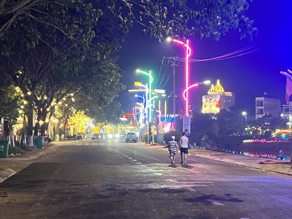 Phố đêm Chợ Nhỏ ở Pleiku sớm rơi vào cảnh đìu hiu