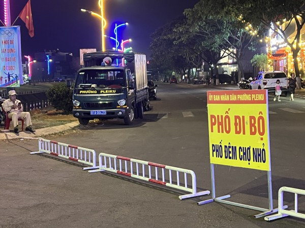 Phố đêm Chợ Nhỏ ở Pleiku sớm rơi vào cảnh đìu hiu