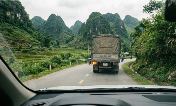 Câu nói 'lên số nào, xuống số đó' ngụ ý gì?