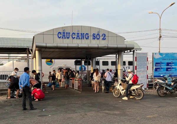 Siết bán vé tàu đi Phú Quốc trước mùa cao điểm, dẹp 'cò vé' trục lợi