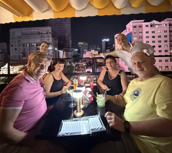 Ông Tây mở nhà hàng Việt 'view triệu đô' ở TP.HCM, 95% khách là người nước ngoài