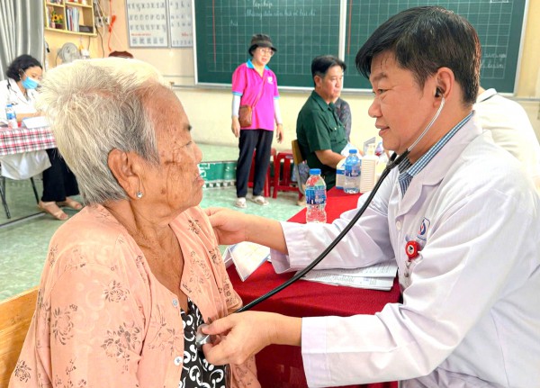 Lần đầu tiên huy động 101 bệnh viện đồng loạt khám sức khỏe cho người dân TP.HCM