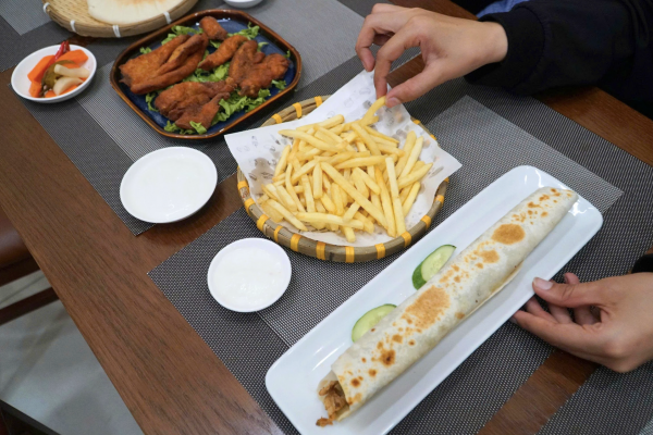 Ông chủ người Ai Cập mở quán ở TP.HCM, khách Trung Đông tìm thấy hương vị quê nhà Ông chủ người Ai Cập mở quán ở TP.HCM, khách Trung Đông tìm thấy hương vị quê nhà