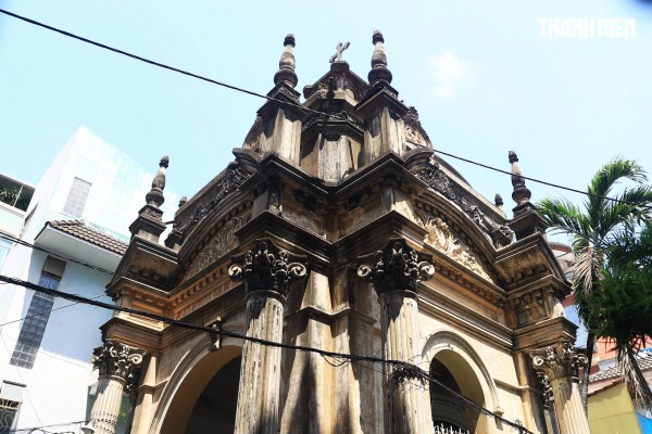 Mộ cổ kiến trúc giống nhà thờ 112 năm ở TP.HCM: Dấu tích tri huyện xưa Mộ cổ kiến trúc giống nhà thờ 112 năm ở TP.HCM: Dấu tích tri huyện xưa