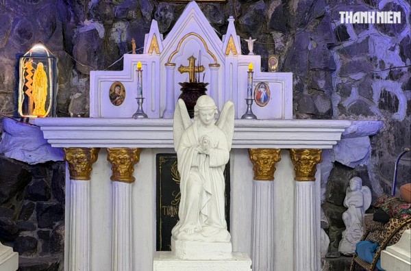 Mộ cổ kiến trúc giống nhà thờ 112 năm ở TP.HCM: Dấu tích tri huyện xưa Mộ cổ kiến trúc giống nhà thờ 112 năm ở TP.HCM: Dấu tích tri huyện xưa