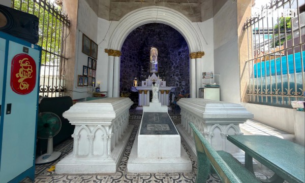 Mộ cổ kiến trúc giống nhà thờ 112 năm ở TP.HCM: Dấu tích tri huyện xưa Mộ cổ kiến trúc giống nhà thờ 112 năm ở TP.HCM: Dấu tích tri huyện xưa