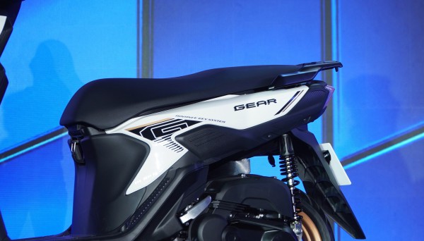 Yamaha Gear 125 Hybrid có gì đấu với 'vua doanh số' Honda Vision? Yamaha Gear 125 Hybrid có gì đấu với 'vua doanh số' Honda Vision?