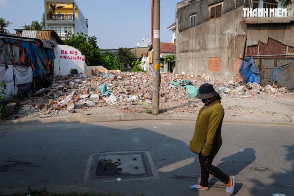 Người dân TP.HCM dỡ nhà, nhường đất mở rộng quốc lộ 13