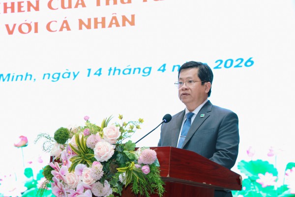 Bệnh viện Ung bướu TP.HCM đón nhận Huân chương Lao động hạng nhất