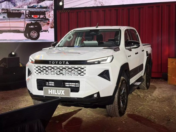 Ford Ranger trở lại ngôi đầu phân khúc bán tải Việt