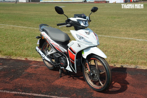 Giá bán cao hơn SH 125i, xe máy số Honda Dash 125 có gì hút khách Việt?