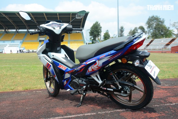 Giá bán cao hơn SH 125i, xe máy số Honda Dash 125 có gì hút khách Việt?