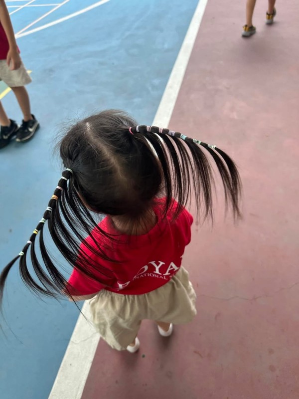 Cô giáo mầm non kiêm nhà tạo mẫu tóc, dân mạng bật cười vì quá ngộ nghĩnh