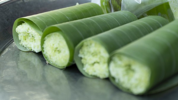 Bánh cốm ống của người Khmer: Món ăn tỏa khói nghi ngút bên ao Bà Om