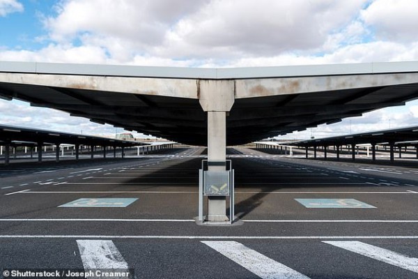 Bên trong những sân bay 'rùng rợn' nhất thế giới