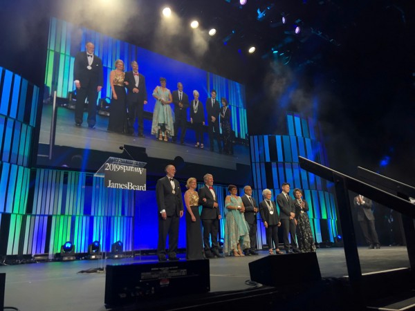 'Ăn phở thì chỉ có Phở 79': Quán ăn gia đình Việt ở Mỹ giành 'Oscar ẩm thực'