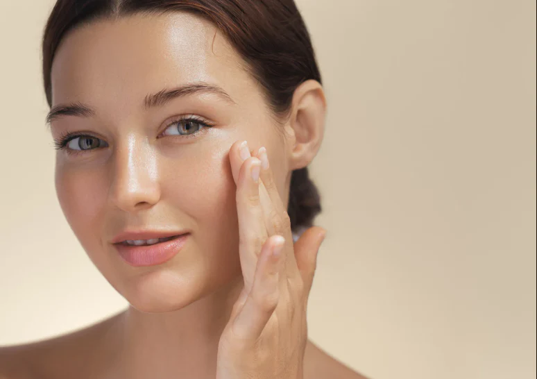 Quá ngán lớp nền dầy cộp như mặt nạ, 