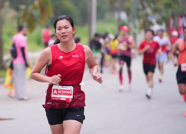 Từ hồ bơi đến đường chạy, Ánh Viên ngày càng đẹp rực rỡ